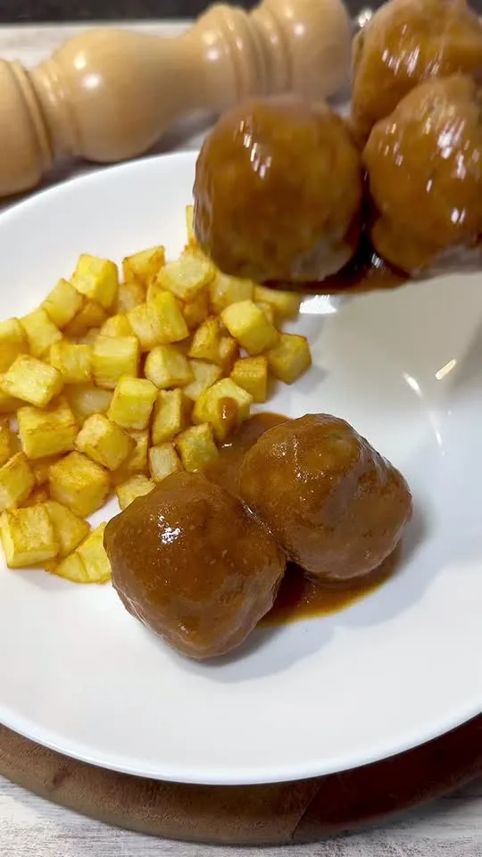 Albóndigas en salsa brutales