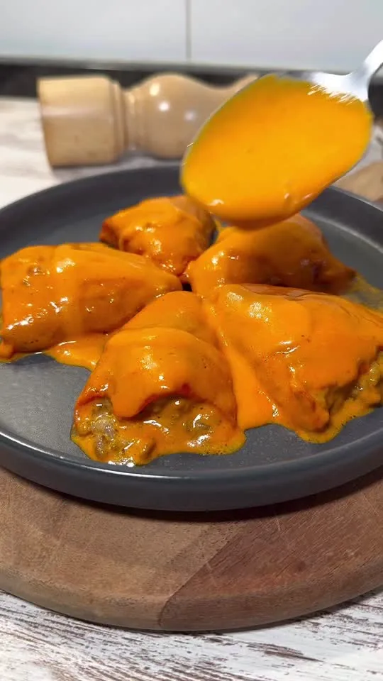 Piquillos Rellenos de Carne con Salsa Cremosa