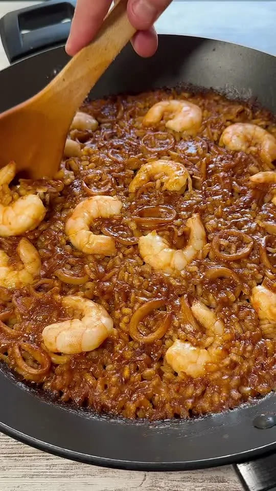 Arroz seco de langostinos y chipirones