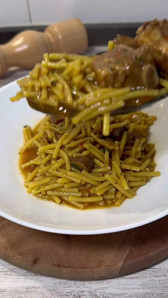 Fideos Melosos con Costilla de Cerdo y Champiñones