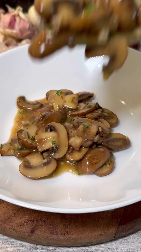 Champiñones en Salsa