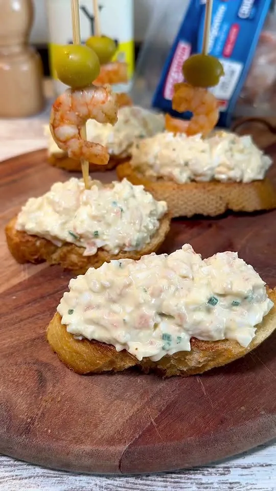 Pincho de Txaka con Langostinos al Ajillo